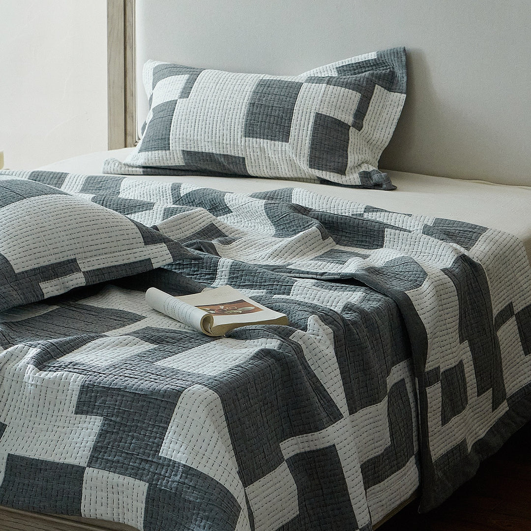 Quilted cotton bedspread set with light patchwork relief