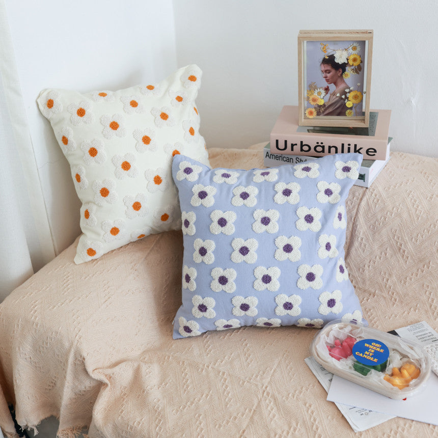 Square decorative cushion cover with hand-tufted flower relief and bouclé applications Kalsten
