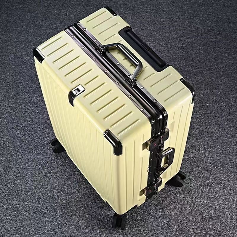 Rugged Expedition Suitcase Kalsten