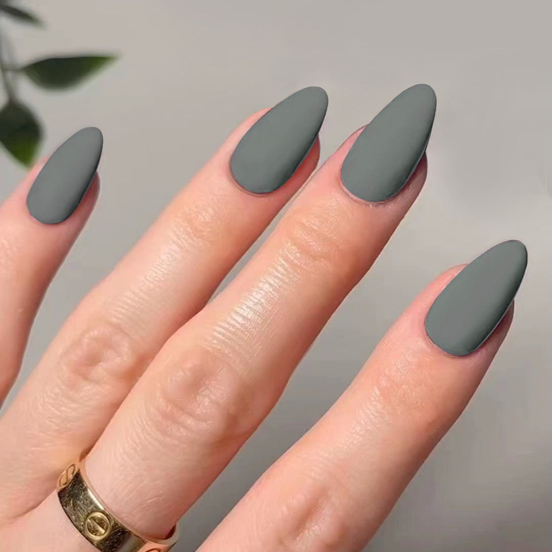 Artful stiletto nails in matte design Kalsten