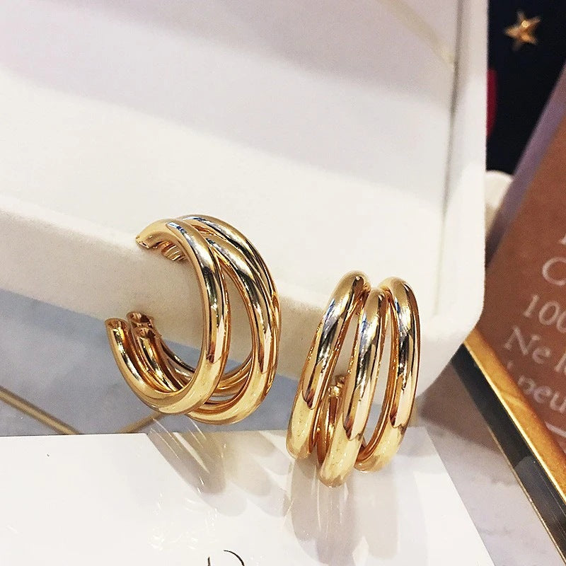 Fashionable Hoop Earrings Made of High-Quality, Polished Metal Kalsten