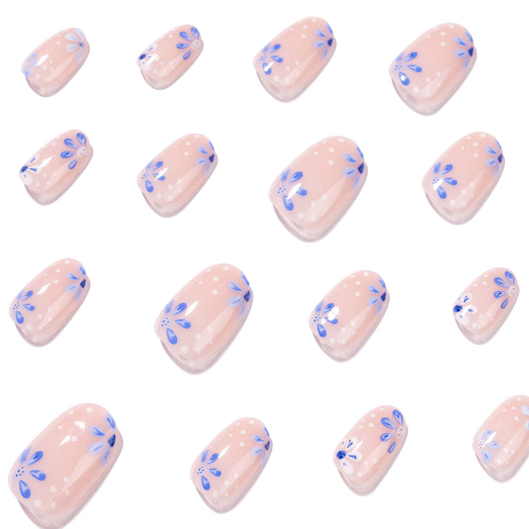 Artful Nail Art with Floral Patterns Kalsten
