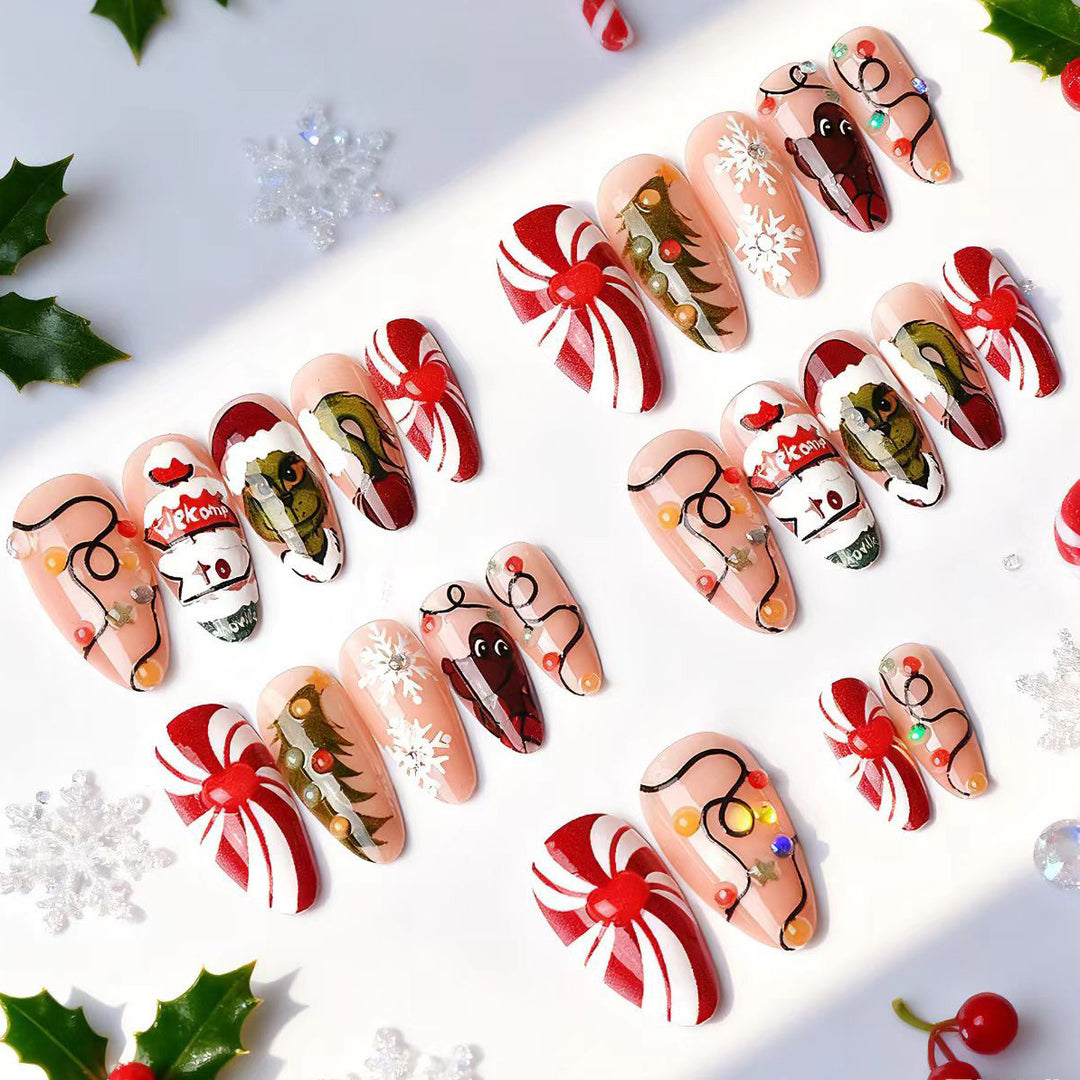 Holiday-Themed Press-On Nail Art Set 1790636211