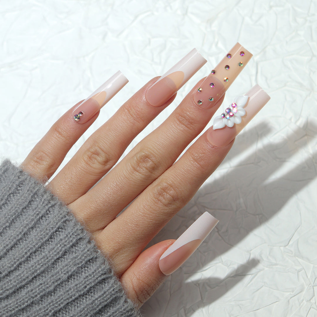 Decorative Press-On Nail Set with Floral Accents Kalsten
