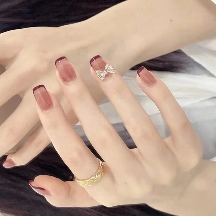 Elegant nail art with glitter accents Kalsten