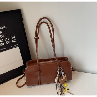 Modern Minimalist Crossbody Bag Kalsten