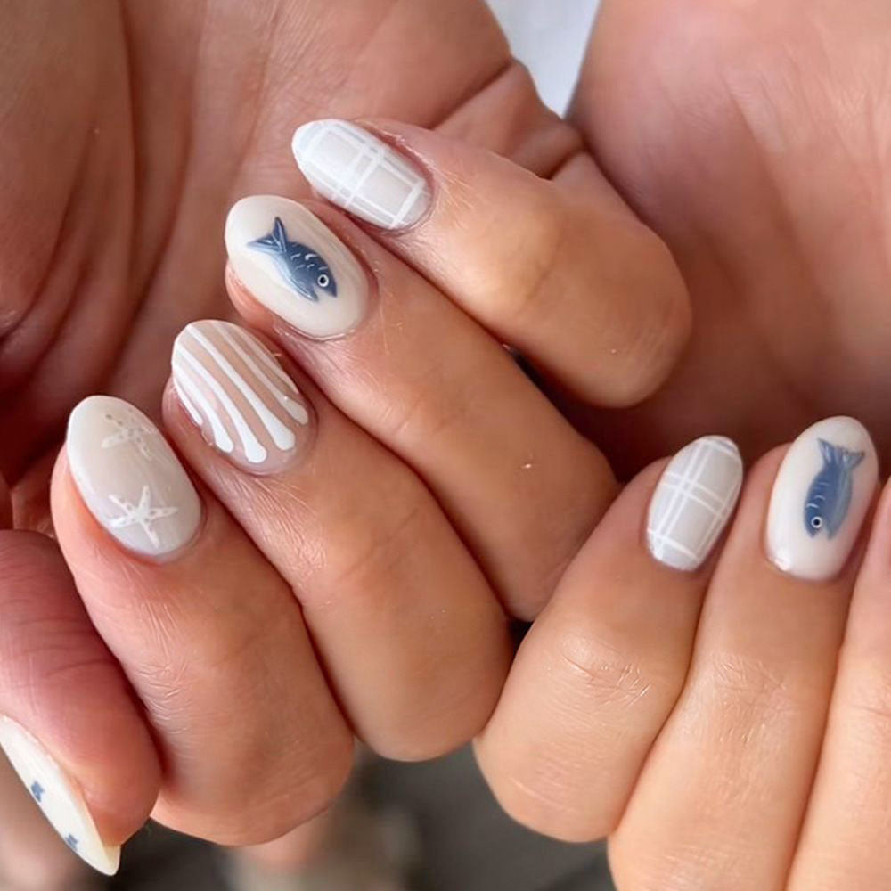 Decorative Press-On Nail Art Set with Geometric Patterns