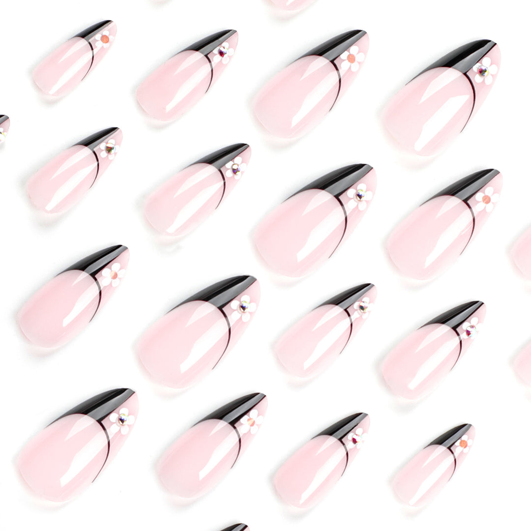 Artful nail art in elegant stiletto design Kalsten