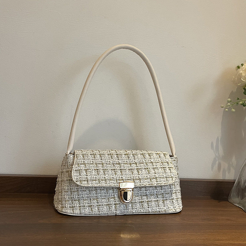 Elegant Textured Handbag