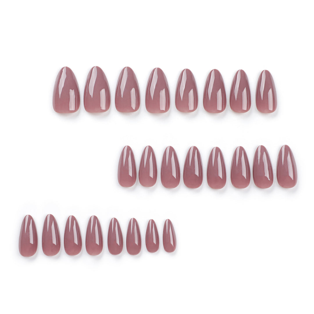 High-quality nail extensions in elegant almond shape Kalsten