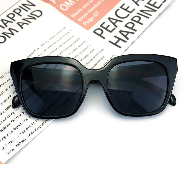 Women Fashion oversized Sunglasses with striking Frame Kalsten