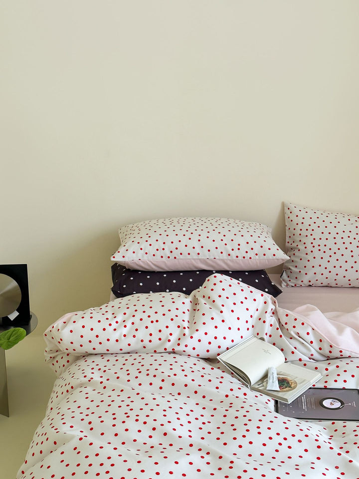 Dotted bedding set made of cotton satin with an extra soft touch