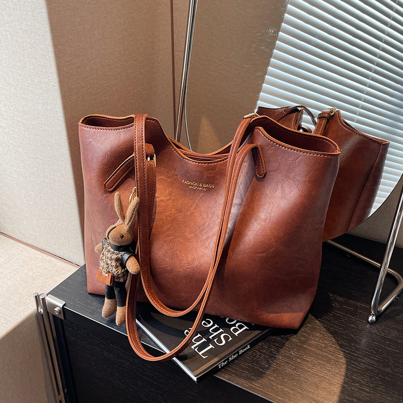 Elegant Leather Tote Kalsten