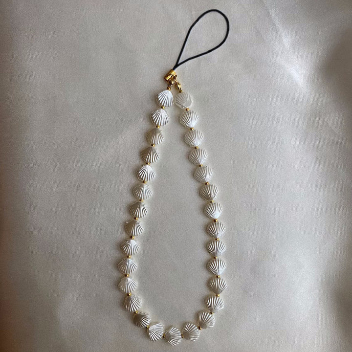 Elegant Shell Bead Necklace Kalsten