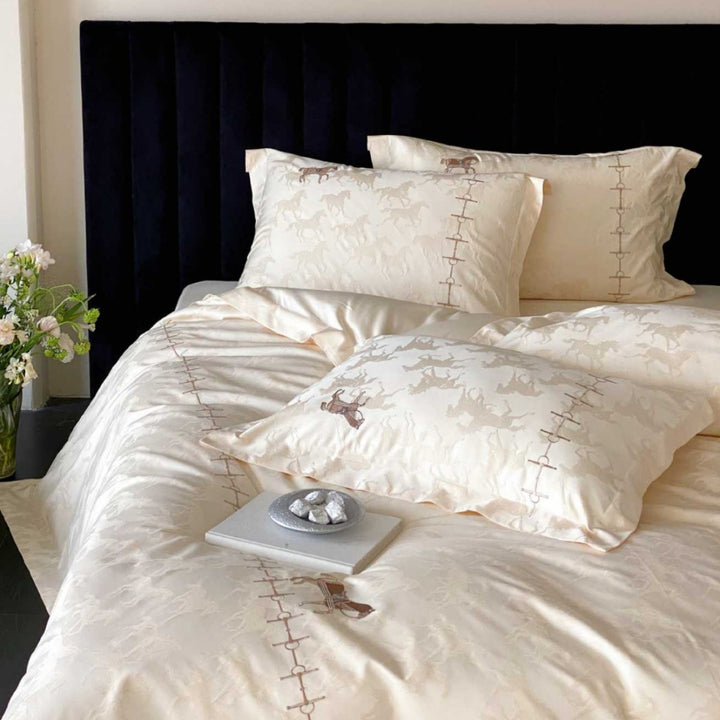 Luxurious cotton jacquard bedding set with fine horse embroidery