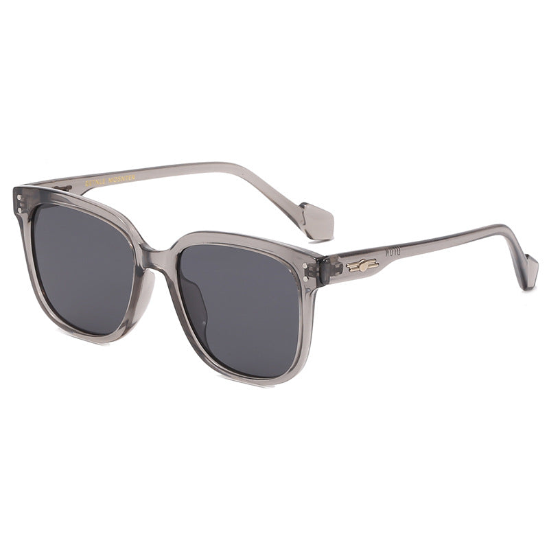 Fashionable Oversized Sunglasses in Contemporary Design Kalsten