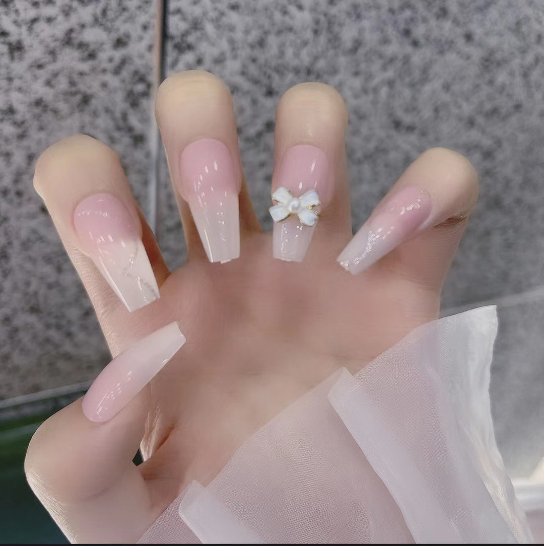 Artistic Press-On Nail Design Kalsten