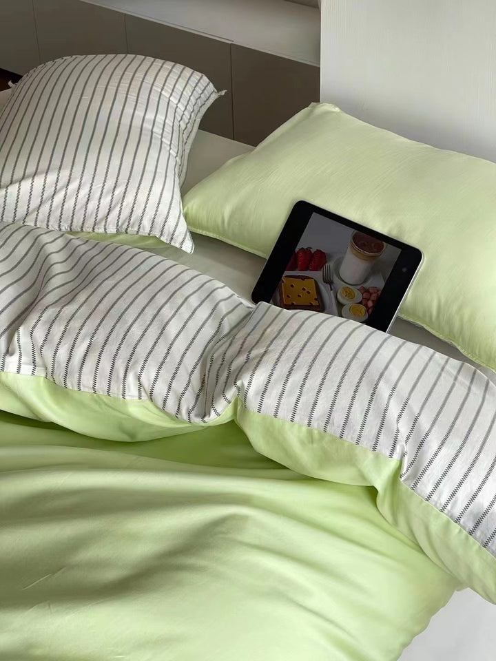 Premium duvet cover and fitted sheet set