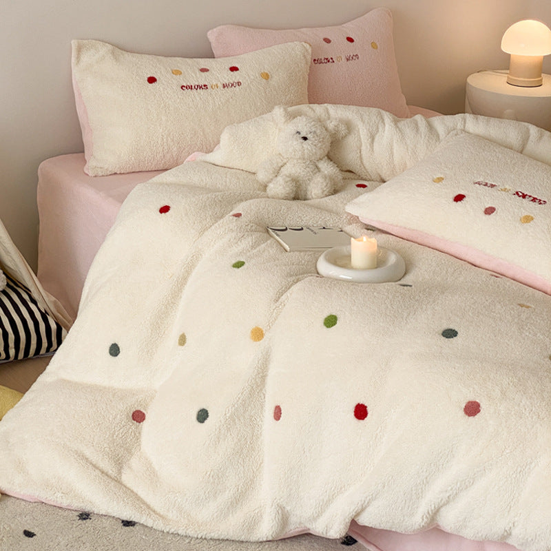 Cozy teddy fleece bedding set with colorful dots and extra soft surface