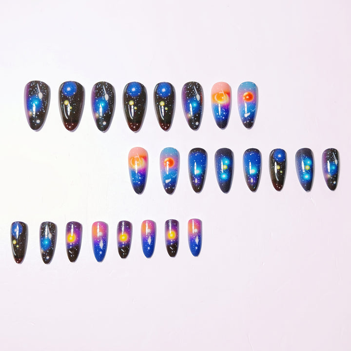 Celestial Galaxy-Themed Nail Art Kalsten