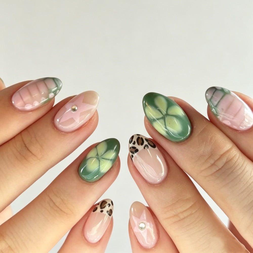 Festive Seasonal Nail Art Enhancements