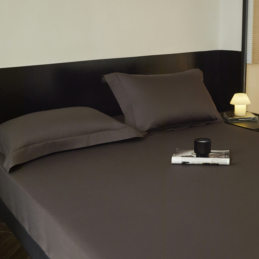 Premium bedding set with fitted sheet and Oxford pillowcases