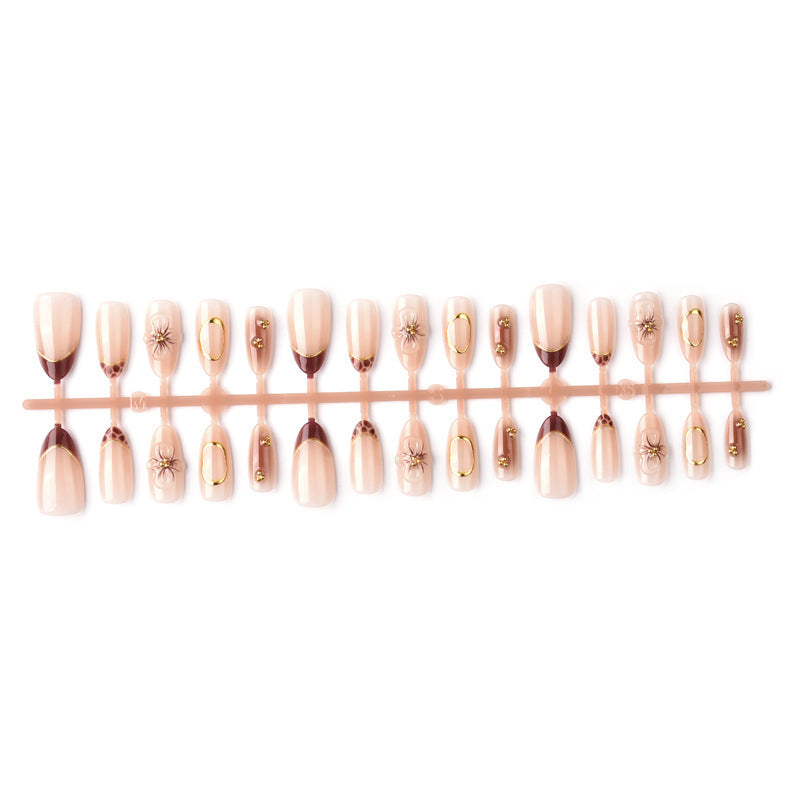 Artificial Nail Set with Floral and Elegant Gold Decorations Kalsten