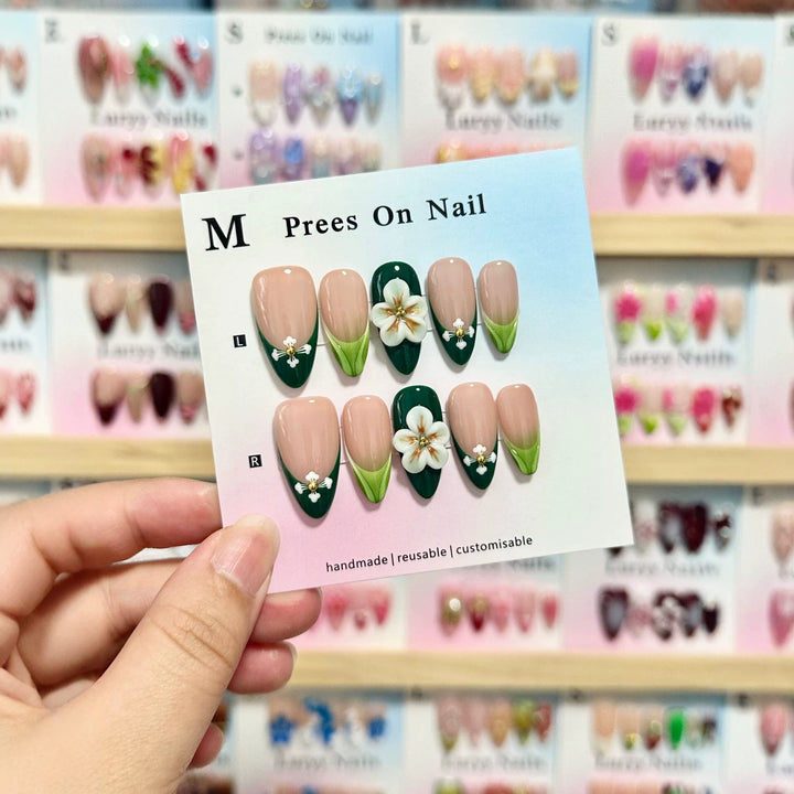 Artistic Floral Press-On Nail Set  1791773919