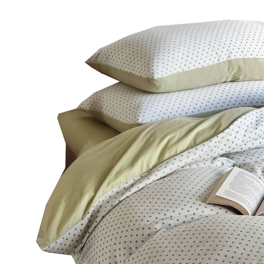 Bedding set made of cotton with fine polka dot pattern