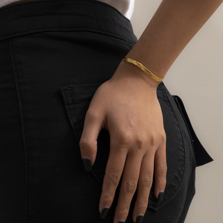 Sleek Snake Chain Bracelet Kalsten