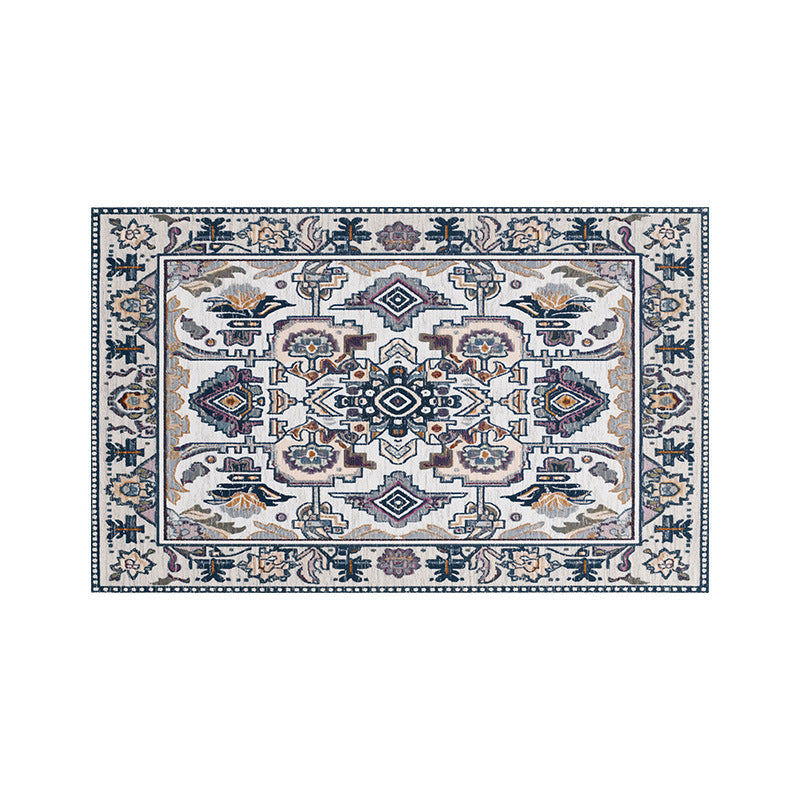 Vintage-Inspired Floral Area Rug Kalsten
