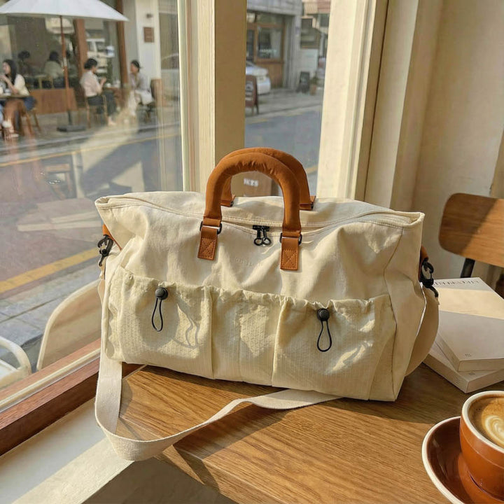 Shopping bag in urban design with versatile compartments Kalsten