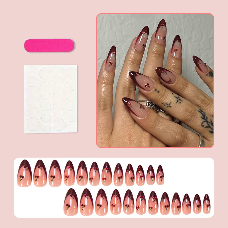 Artificial nail set with elegant tips and glamorous nail accents Kalsten