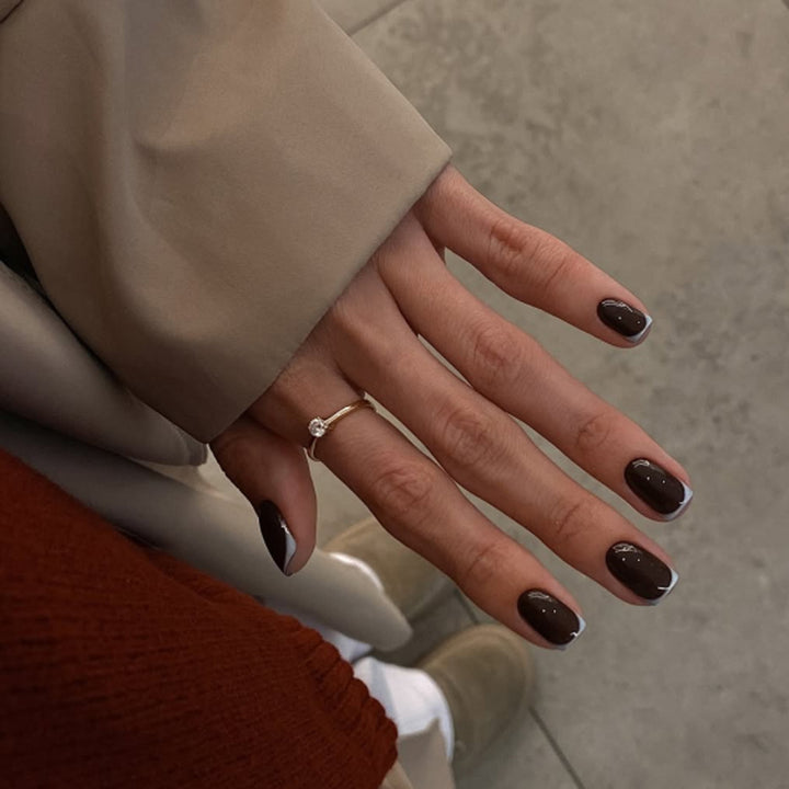 Elegant Nail Art with Glamorous Shine Kalsten