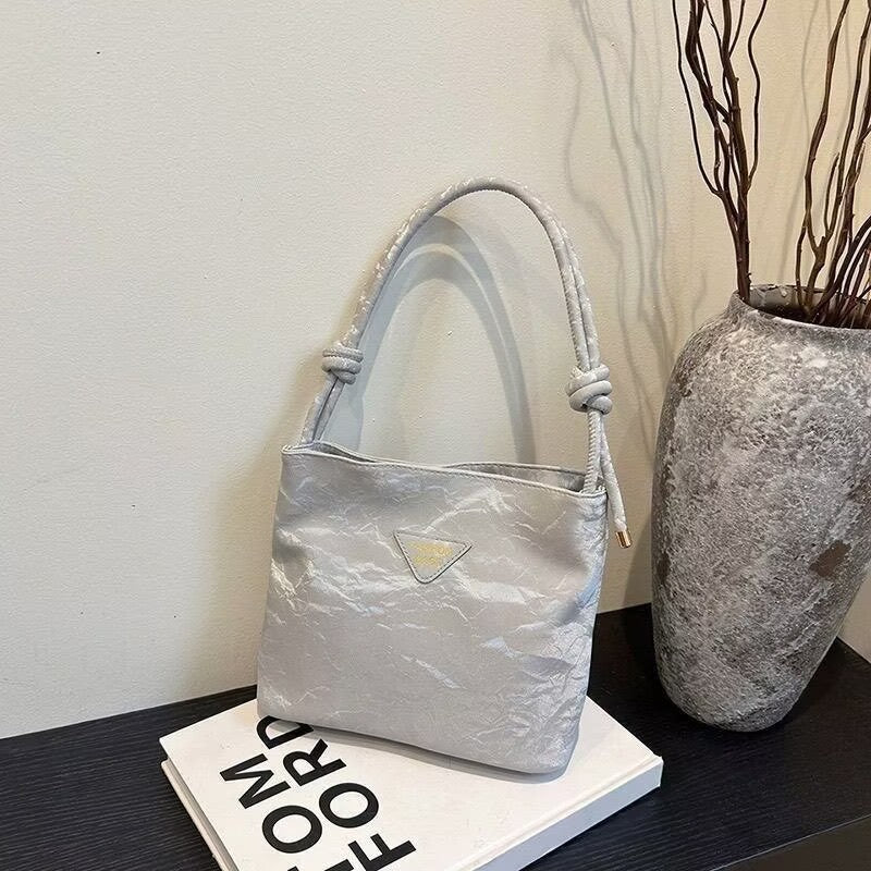 Modern Minimalist Bucket Bag