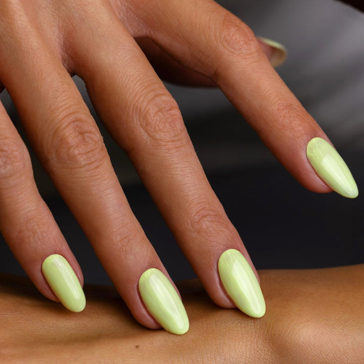 Elegant artificial nails with glossy surface Kalsten