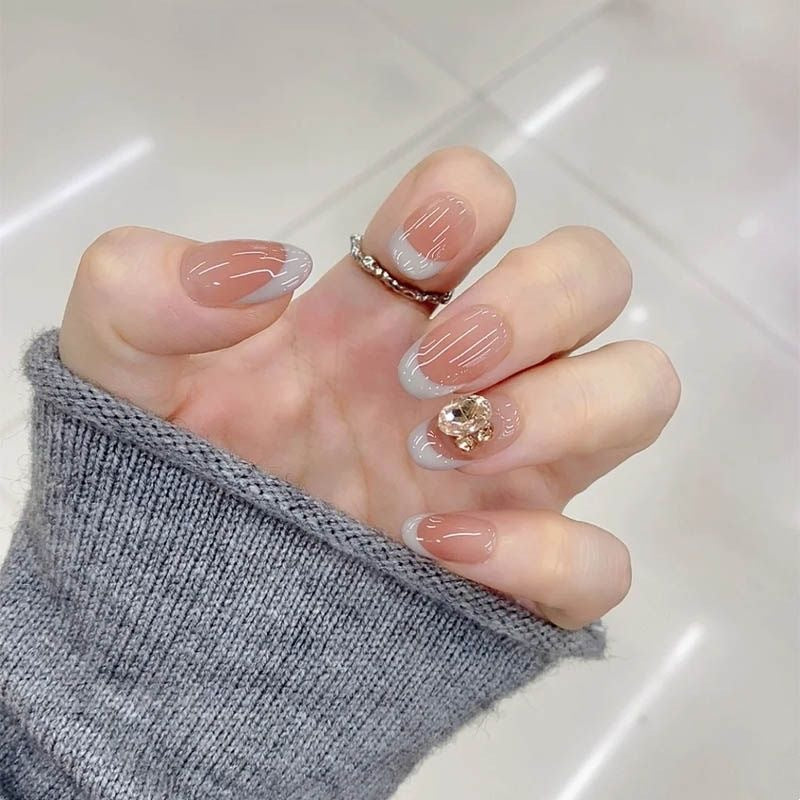 Elegant Press-On Nail Art Set