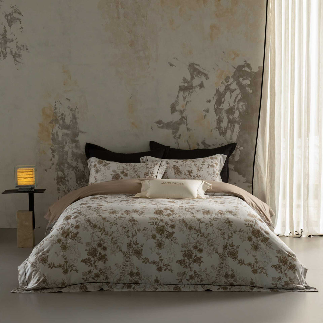 Bed linen set with subtle leaf and feather jacquard made of cotton percale