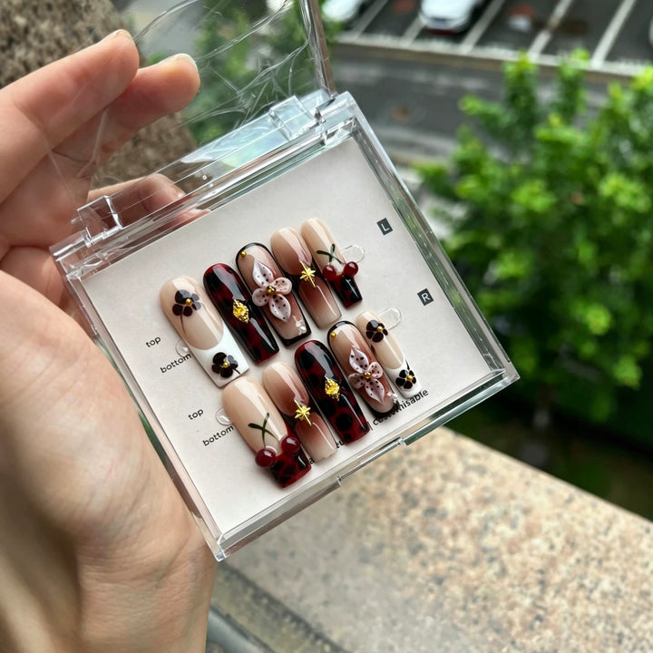 Artistic Decorative Press-On Nails Set