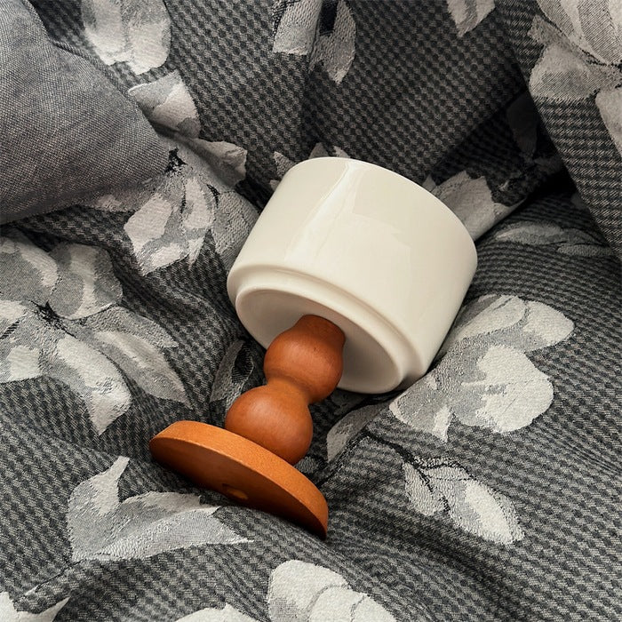 Bedding set made of cotton percale with delicate floral pattern and integrated fitted sheet