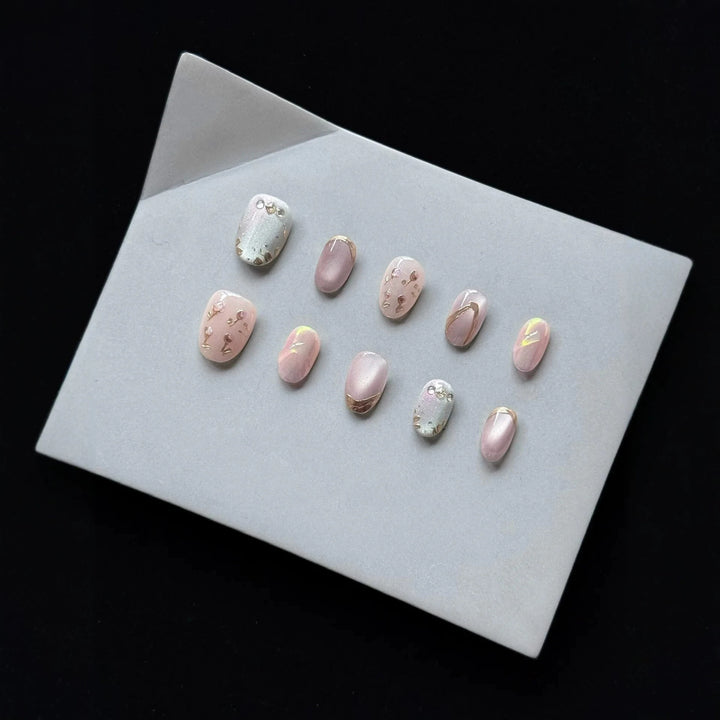 Artistic Press-On Nail Art Set with Elegant Floral Design