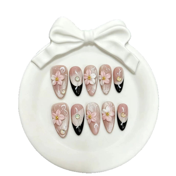 Artistic Press-On Nail Art Set with Floral Design