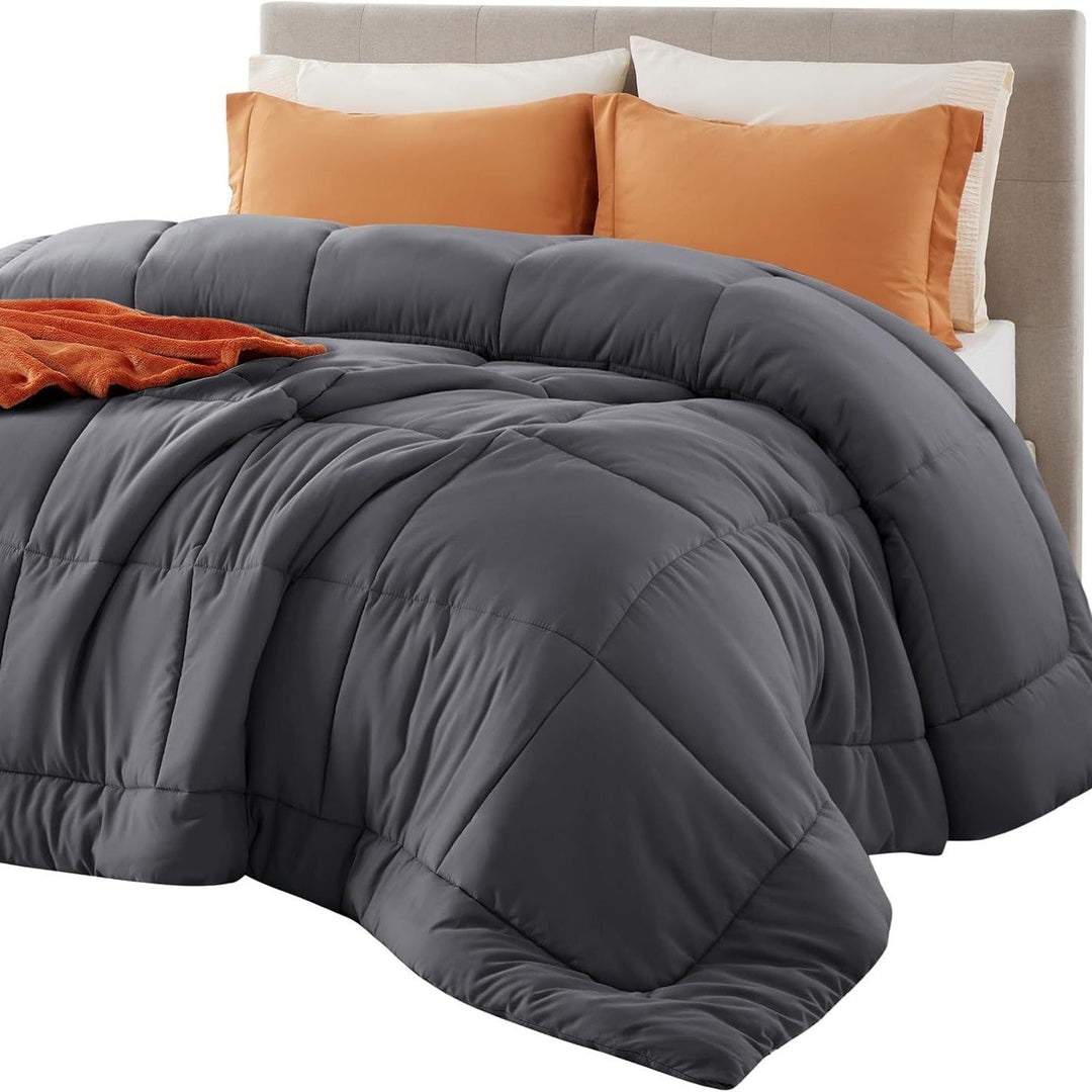 Cozy Comforter Kalsten
