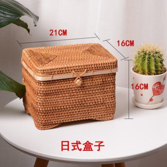 Ladies stylish storage box made of woven natural material Kalsten