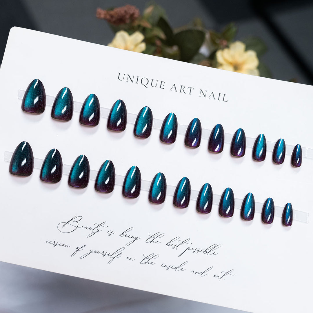 Glossy Press-On Nail Art Set