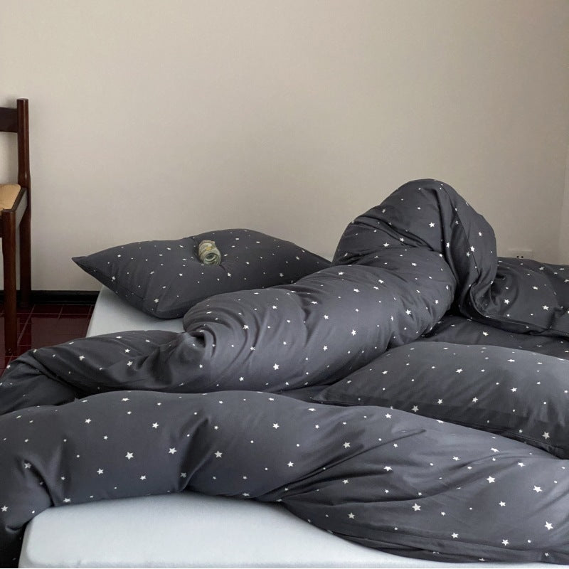 Bedding set made of soft cotton percale with a minimalist star pattern