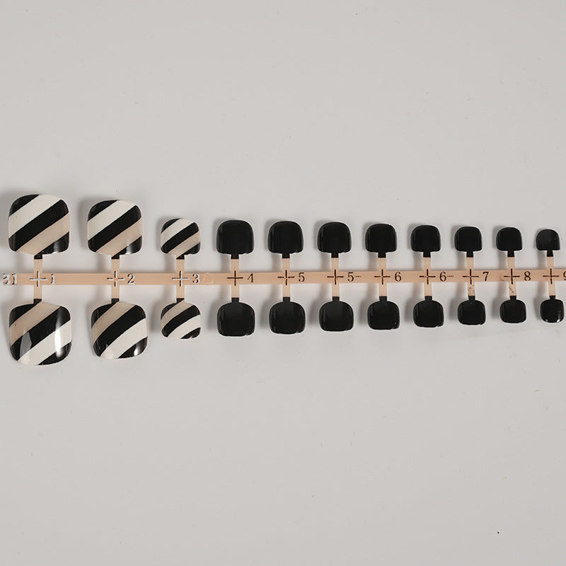 Stylish Press-On Nail Set with Striped Design Kalsten