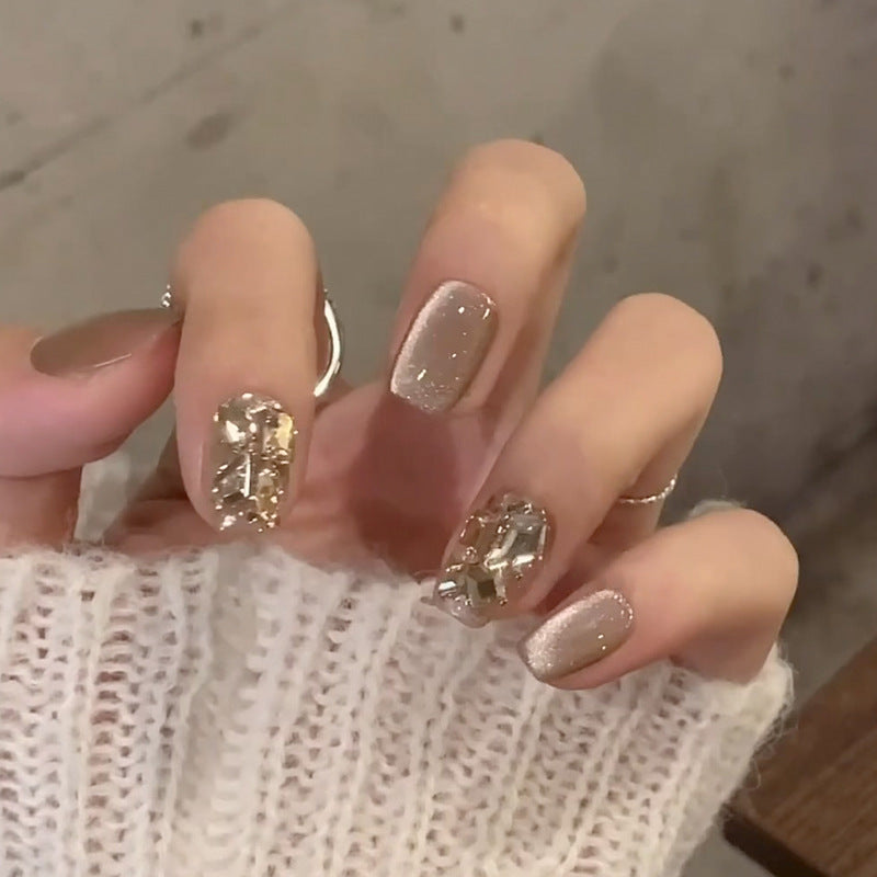 Elegant Nail Art Kalsten