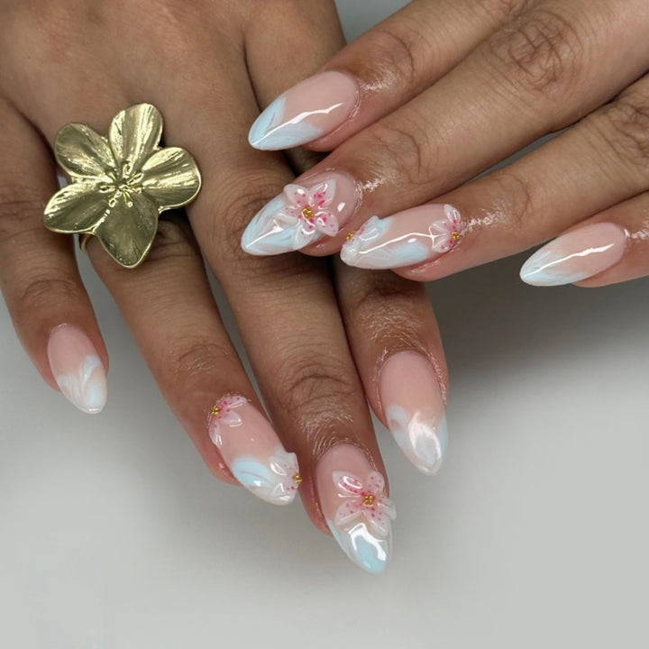 Elegant artificial nails with floral accents Kalsten