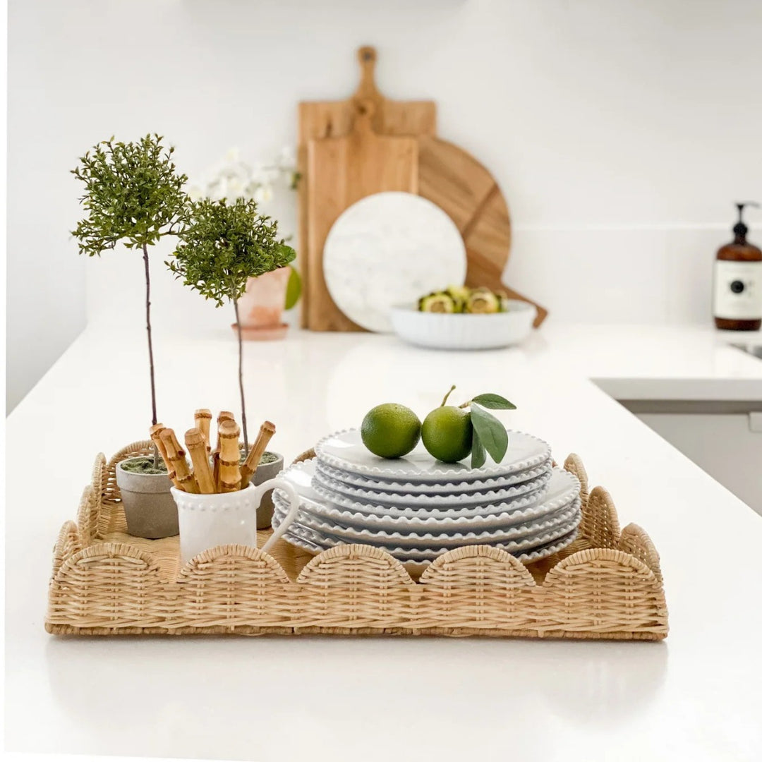Elegant serving tray made of woven material Kalsten